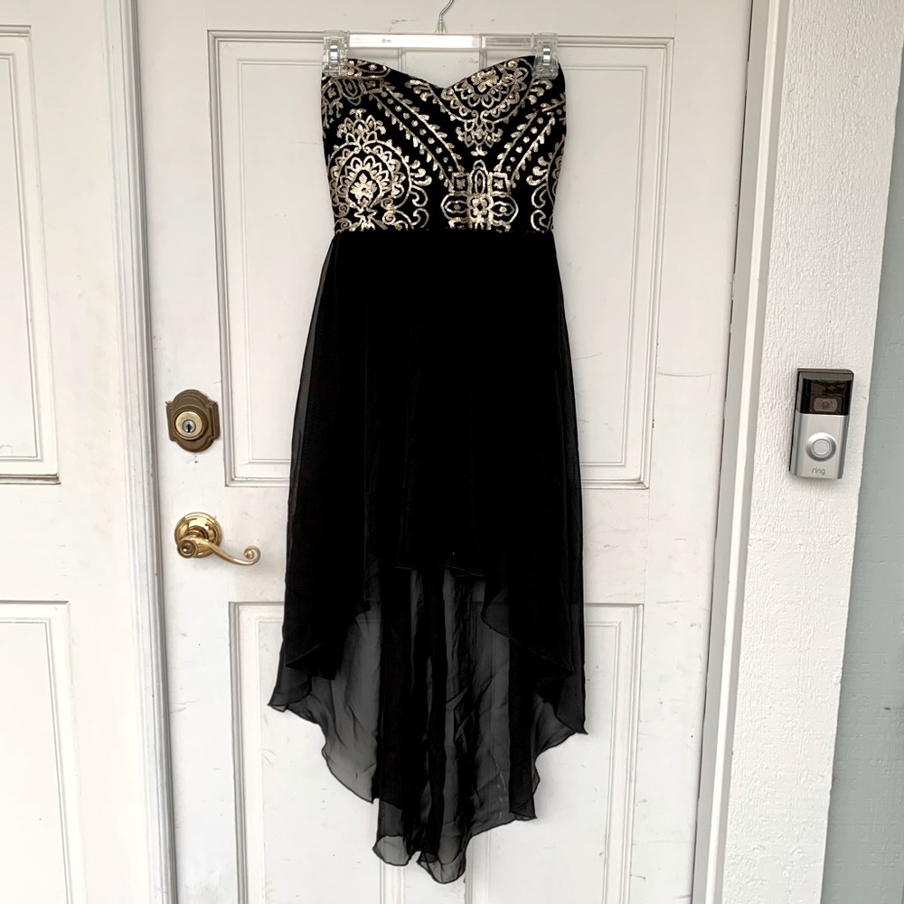 BOGO🎉 Strapless high-low dress with gold sequins